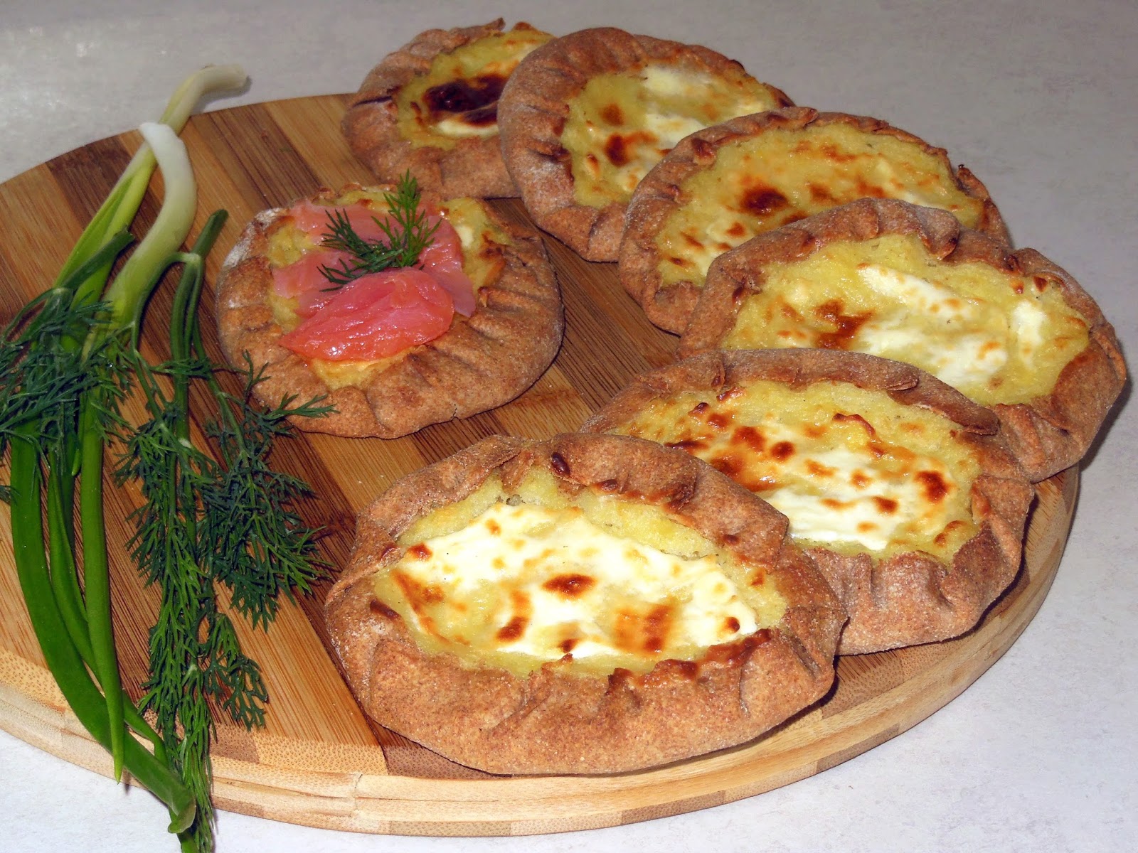 Ржаные калитки с картошкой